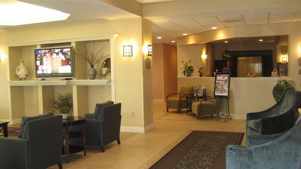 Holiday Inn Express Hotel & Suites Clearwater Us 19 North, An Ihg Hotel Interior photo
